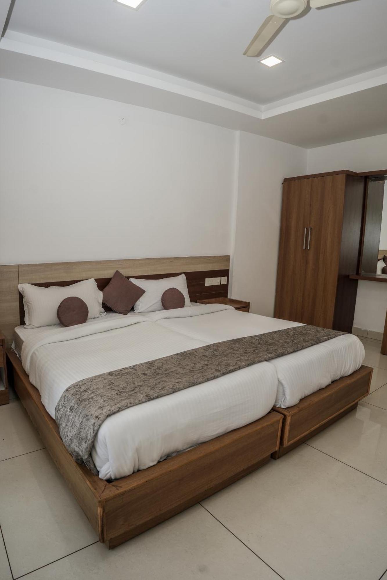 Hotel Lets Stay Kochi Eksteriør bilde