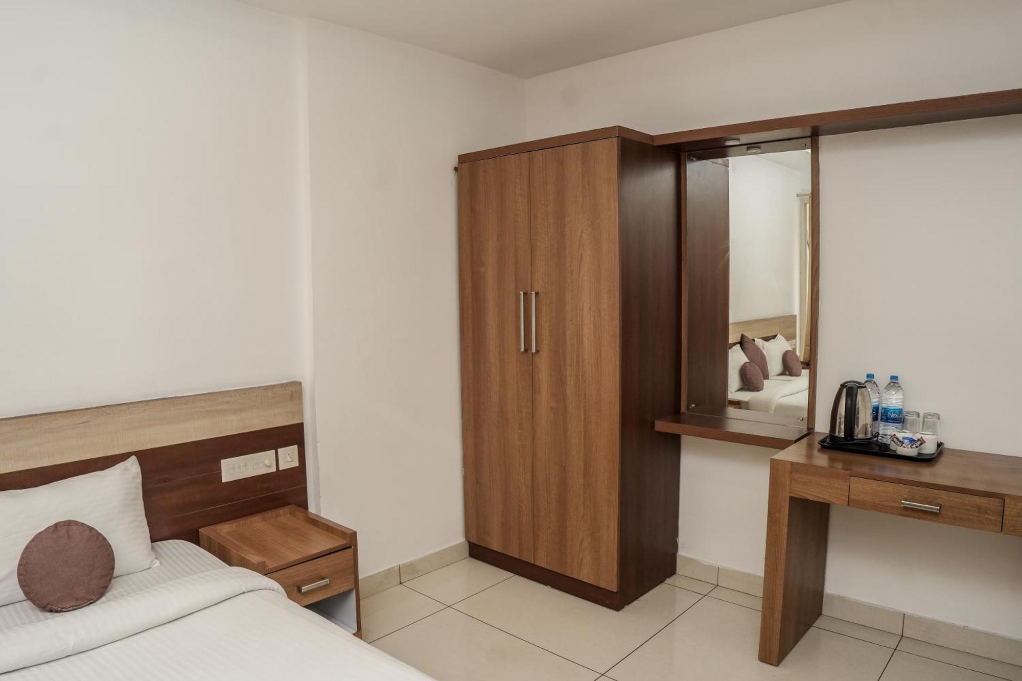 Hotel Lets Stay Kochi Eksteriør bilde